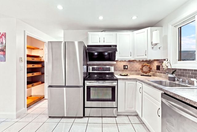 10 Freeman St 2, North Attleboro, MA 02763