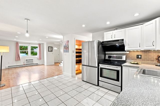 10 Freeman St 2, North Attleboro, MA 02763