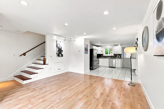 10 Freeman St 2, North Attleboro, MA 02763