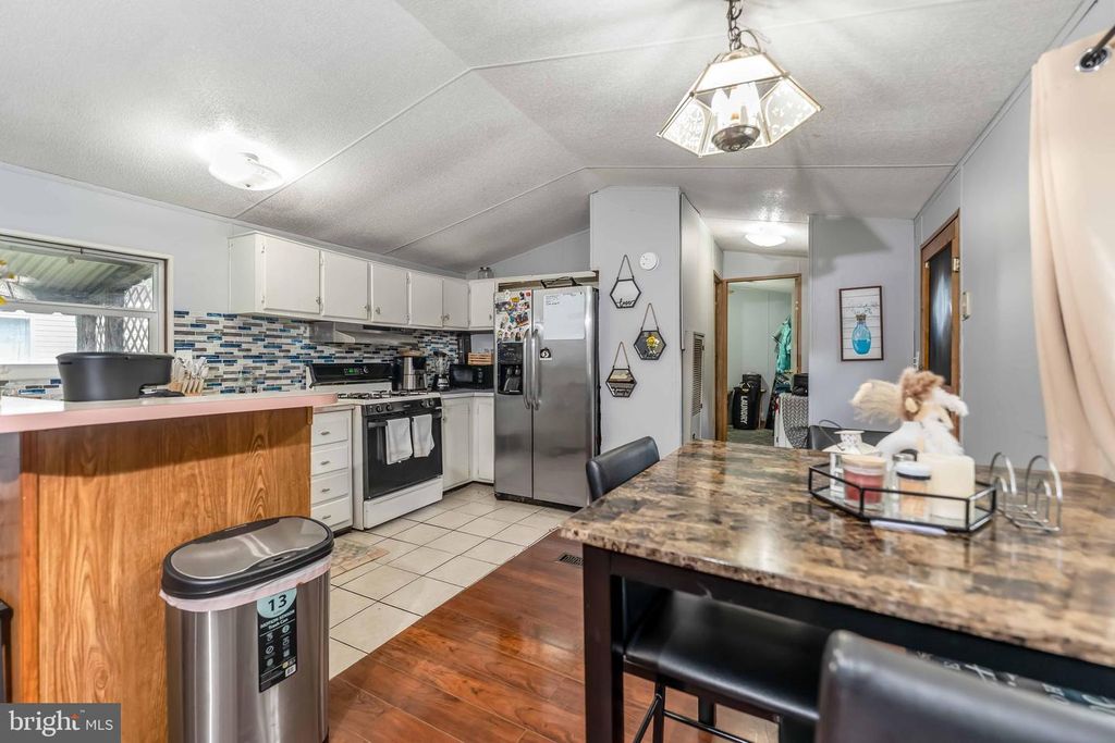 112 GATE LN, Middletown, PA 17057