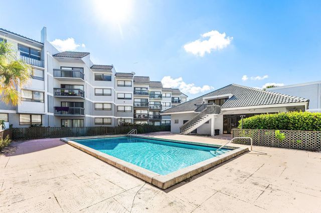 1820 N Congress Avenue 304, West Palm Beach, FL 33401