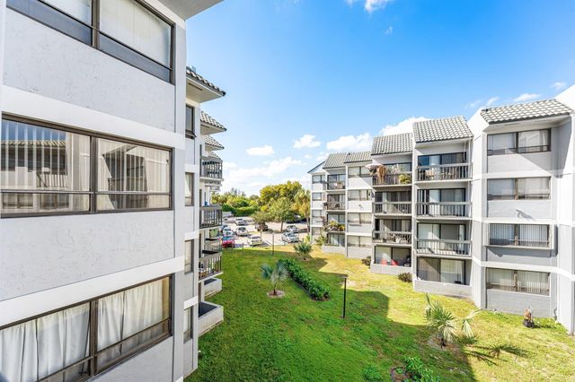 1820 N Congress Avenue 304, West Palm Beach, FL 33401