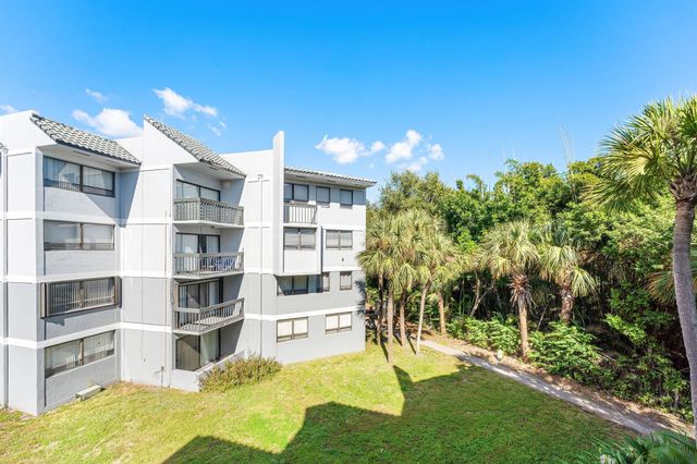 1820 N Congress Avenue 304, West Palm Beach, FL 33401