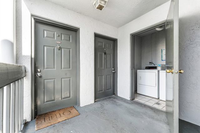 1820 N Congress Avenue 304, West Palm Beach, FL 33401