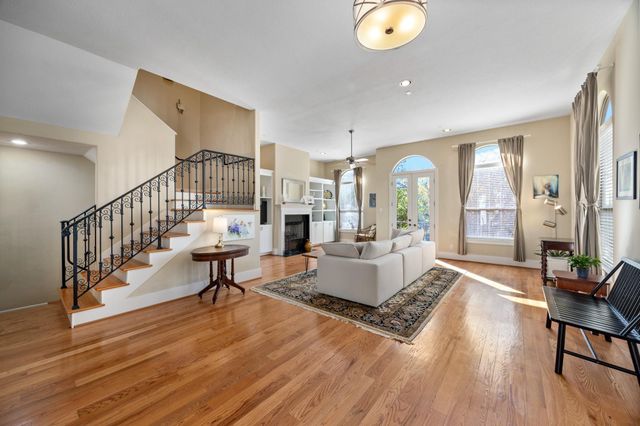 2611 Commonwealth Street, Houston, TX 77006