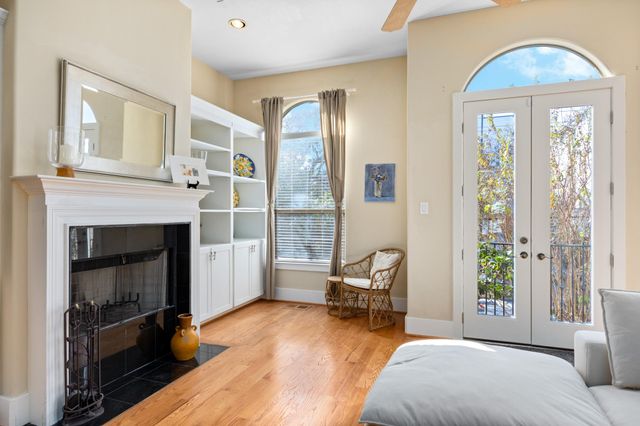 2611 Commonwealth Street, Houston, TX 77006