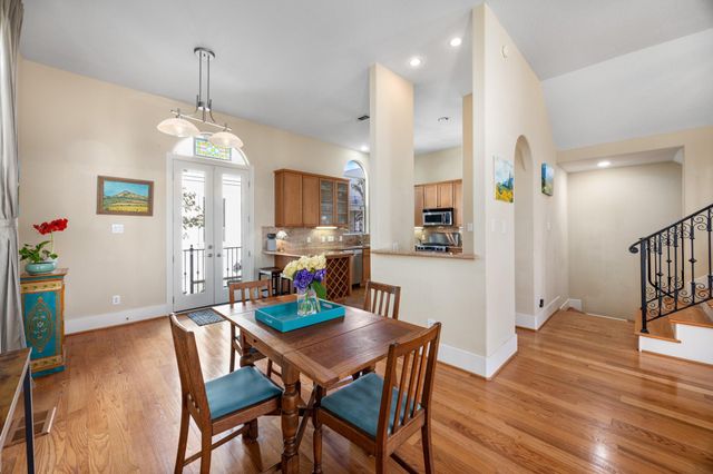 2611 Commonwealth Street, Houston, TX 77006