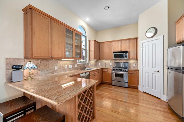 2611 Commonwealth Street, Houston, TX 77006