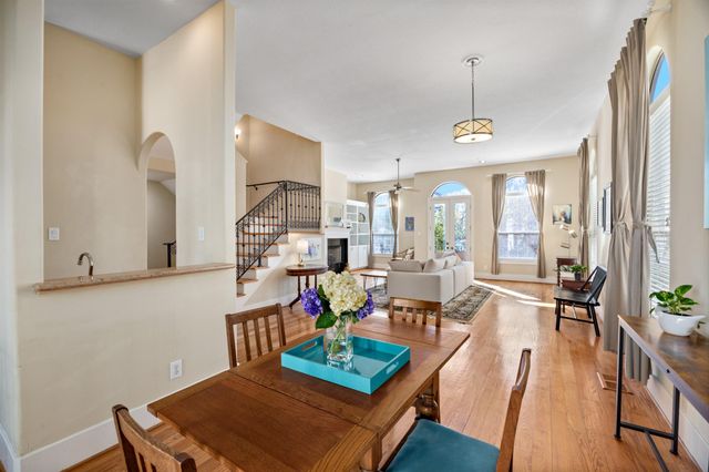 2611 Commonwealth Street, Houston, TX 77006