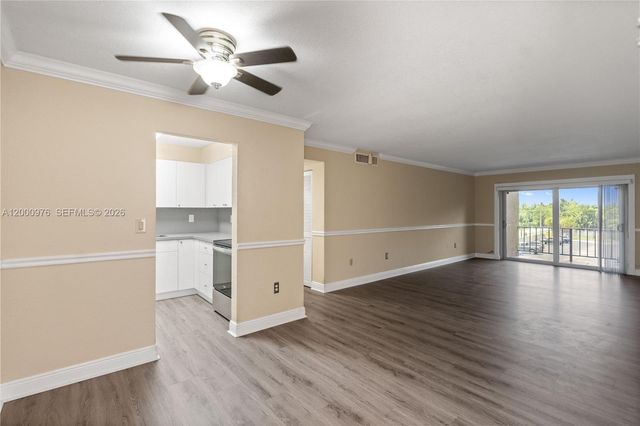 9441 SW 76th St V32, Miami, FL 33173