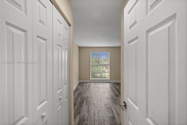 9441 SW 76th St V32, Miami, FL 33173