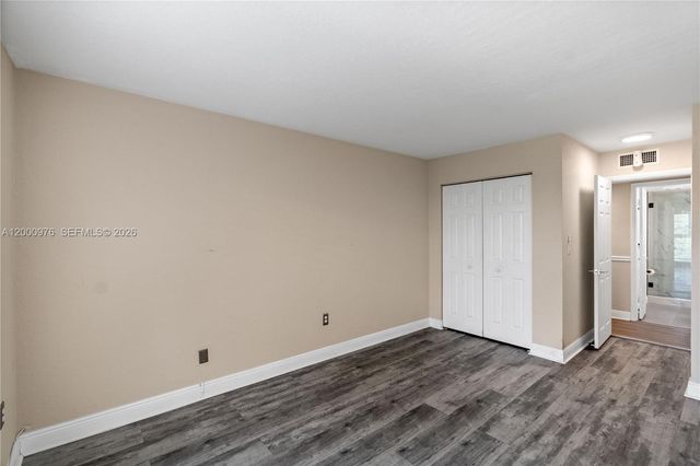 9441 SW 76th St V32, Miami, FL 33173