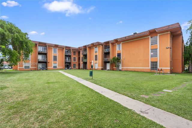 9441 SW 76th St V32, Miami, FL 33173