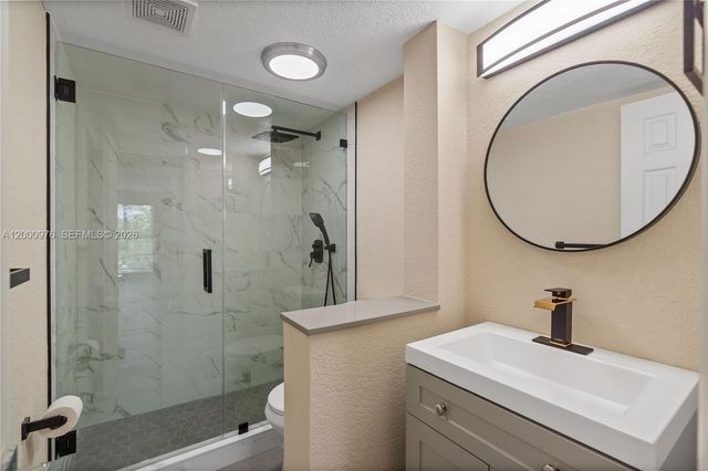 9441 SW 76th St V32, Miami, FL 33173