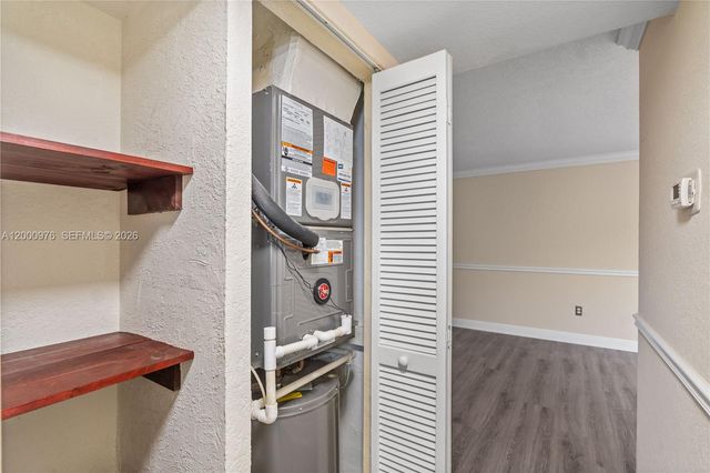 9441 SW 76th St V32, Miami, FL 33173