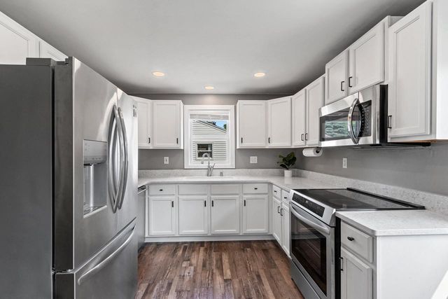 424 MEMORY COURT, Green Bay, WI 54301