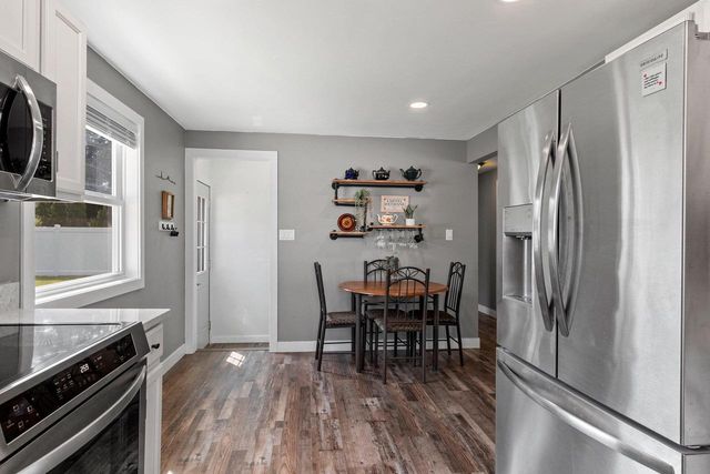 424 MEMORY COURT, Green Bay, WI 54301