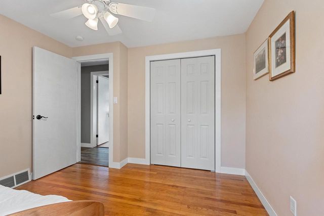 424 MEMORY COURT, Green Bay, WI 54301