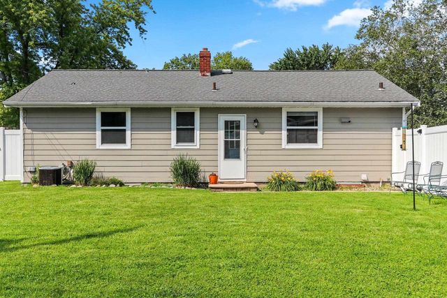 424 MEMORY COURT, Green Bay, WI 54301