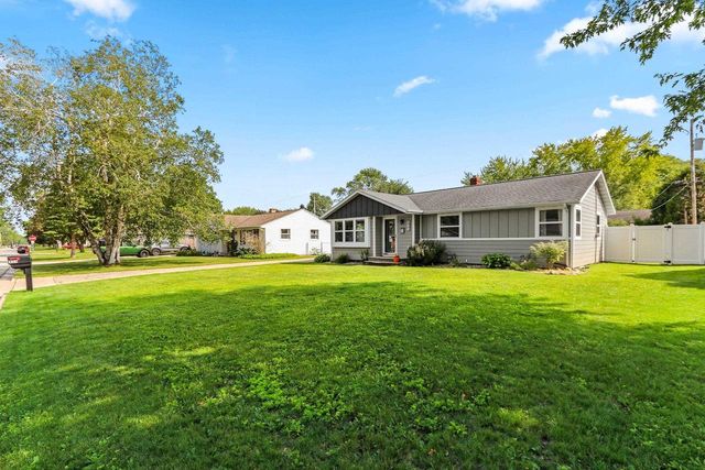 424 MEMORY COURT, Green Bay, WI 54301