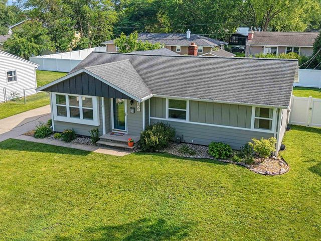 424 MEMORY COURT, Green Bay, WI 54301
