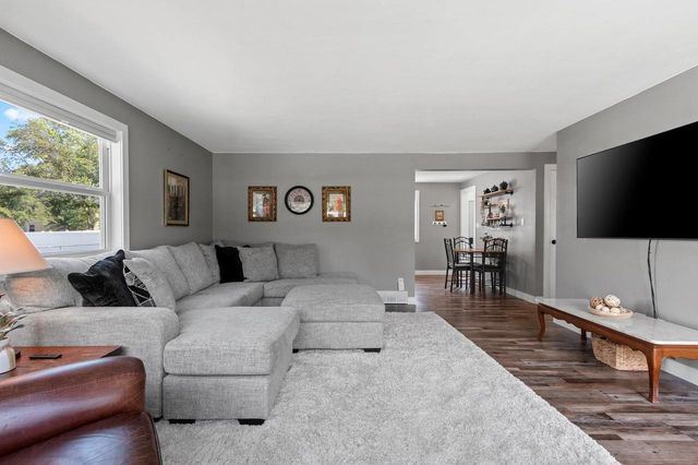 424 MEMORY COURT, Green Bay, WI 54301