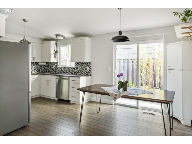 4710 Se 63RD Ave, Portland, OR 97206