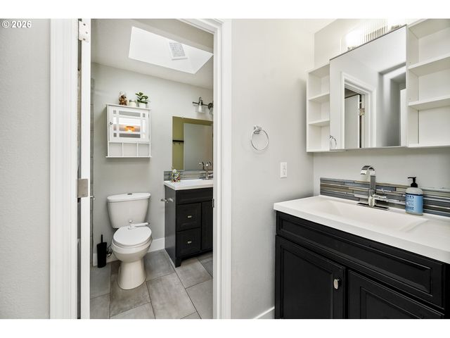 4710 Se 63RD Ave, Portland, OR 97206