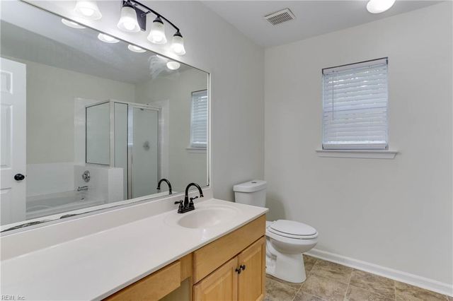 106 Robin Hood DR, Yorktown, VA 23693