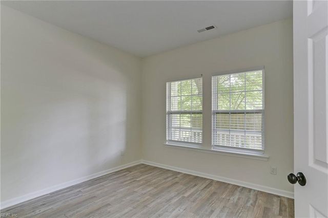 106 Robin Hood DR, Yorktown, VA 23693