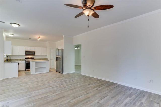 106 Robin Hood DR, Yorktown, VA 23693