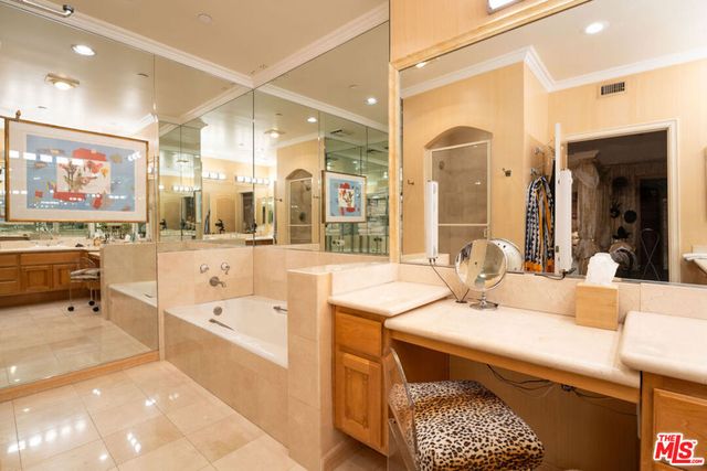 128 N Swall Drive 108, Los Angeles, CA 90048