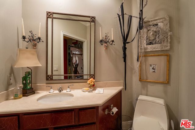 128 N Swall Drive 108, Los Angeles, CA 90048
