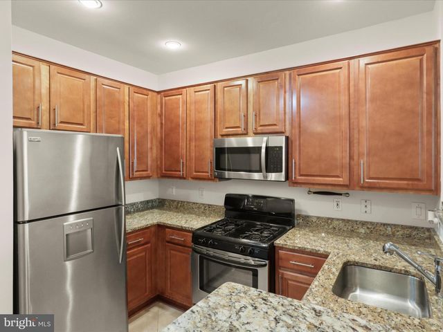 12000 MARKET ST #324, Reston, VA 20190