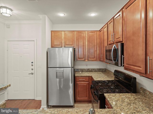 12000 MARKET ST #324, Reston, VA 20190