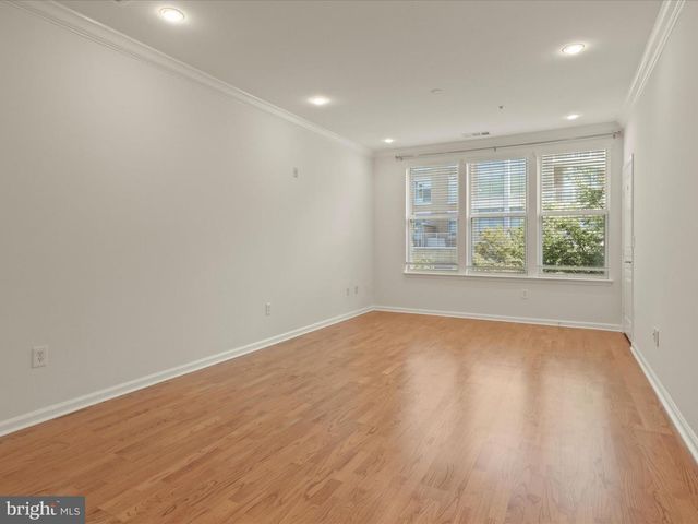 12000 MARKET ST #324, Reston, VA 20190