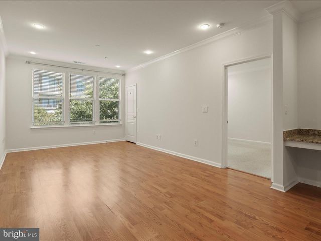 12000 MARKET ST #324, Reston, VA 20190