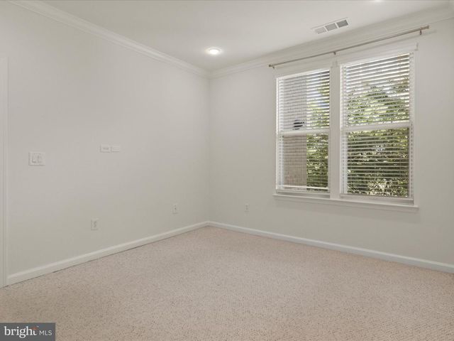 12000 MARKET ST #324, Reston, VA 20190