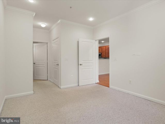 12000 MARKET ST #324, Reston, VA 20190