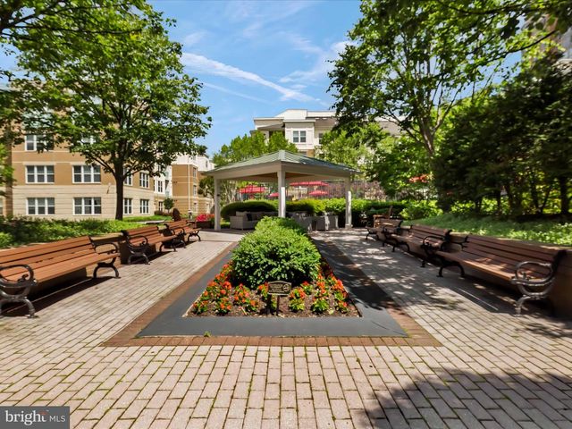 12000 MARKET ST #324, Reston, VA 20190