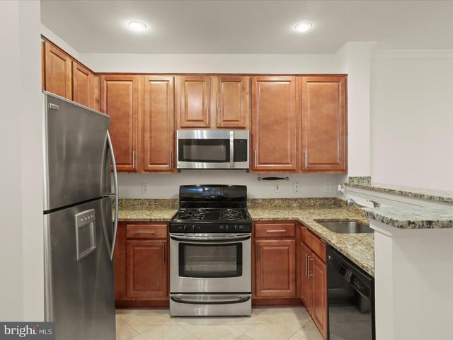 12000 MARKET ST #324, Reston, VA 20190