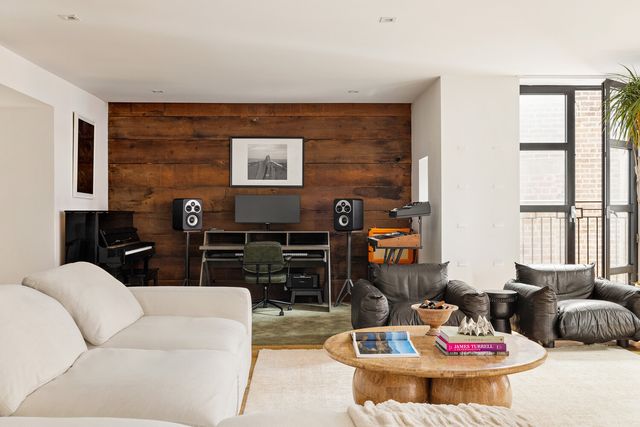 374 Broome St Apt 4N, New York City, NY 10013