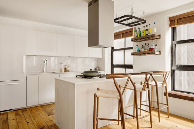 374 Broome St Apt 4N, New York City, NY 10013