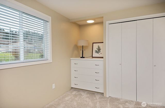 8201 Olympic View Lane, Clinton, WA 98236