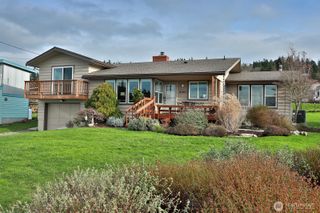 8201 Olympic View Lane, Clinton, WA 98236