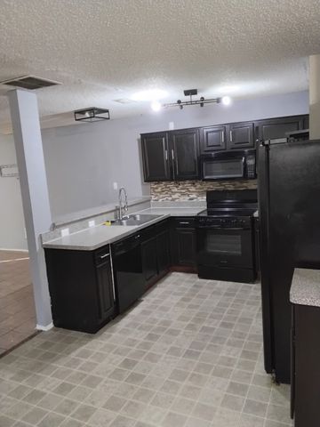 7566 Kings Trail, Fort Worth, TX 76133