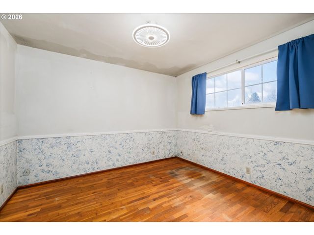 1755 BRENTWOOD Ave, Eugene, OR 97401