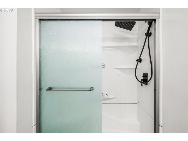 1755 BRENTWOOD Ave, Eugene, OR 97401