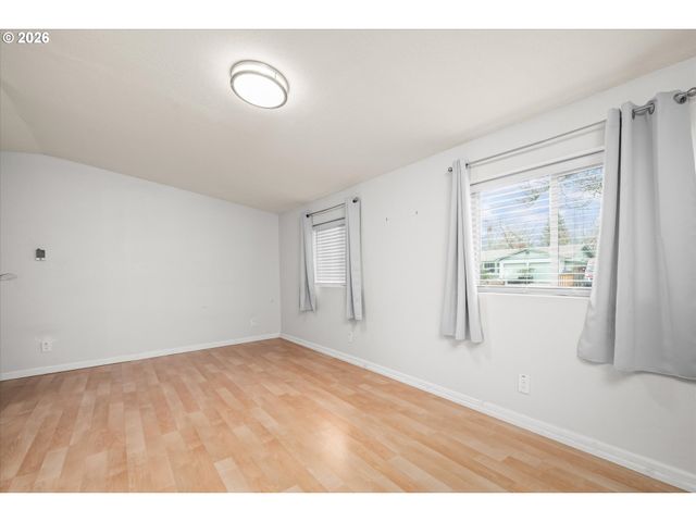 1755 BRENTWOOD Ave, Eugene, OR 97401