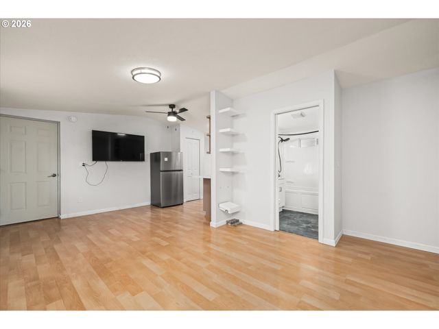 1755 BRENTWOOD Ave, Eugene, OR 97401